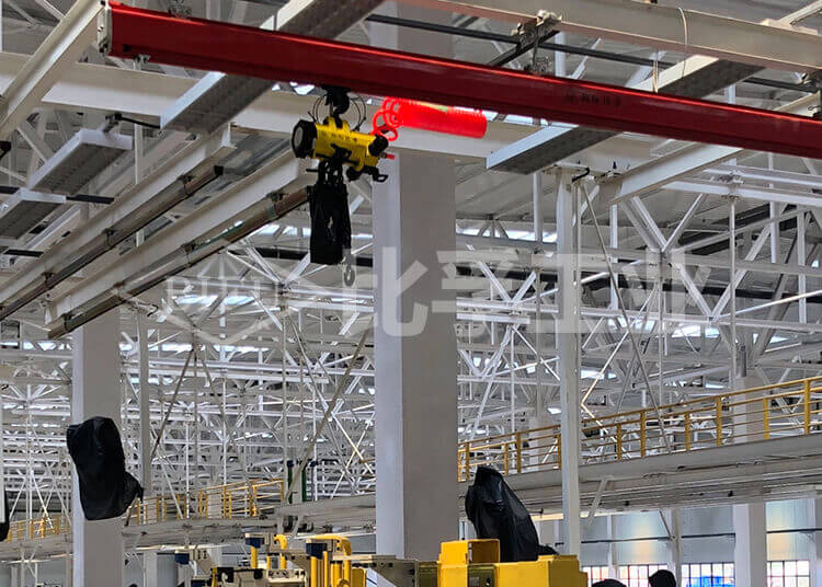 新能源汽車主機廠氣動葫蘆案例