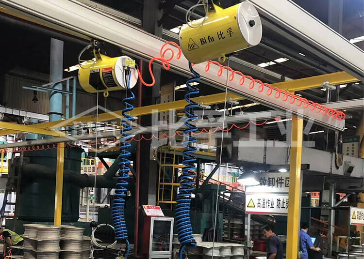 汽車輪轂下線氣動平衡吊案例